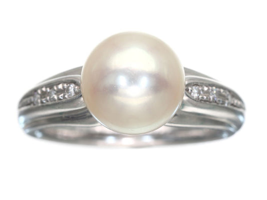 Akoya pearl ring, approximately 8.8mm diameter, 0.05ct, Pt900, 7.0g .