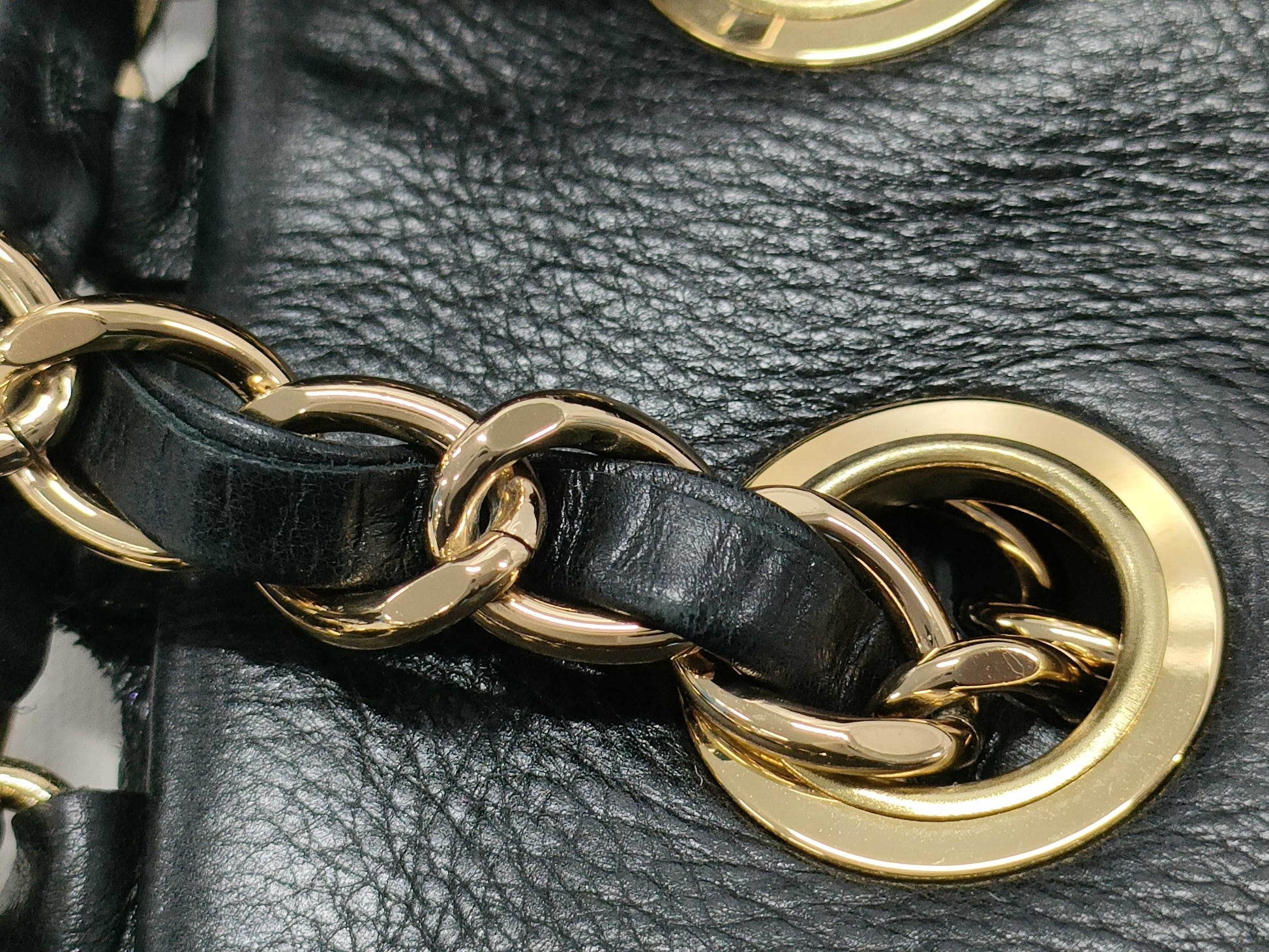 CHANEL Matelasse Churn Shoulder Bag