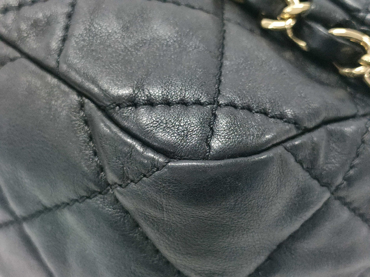 CHANEL Matelasse Churn Shoulder Bag