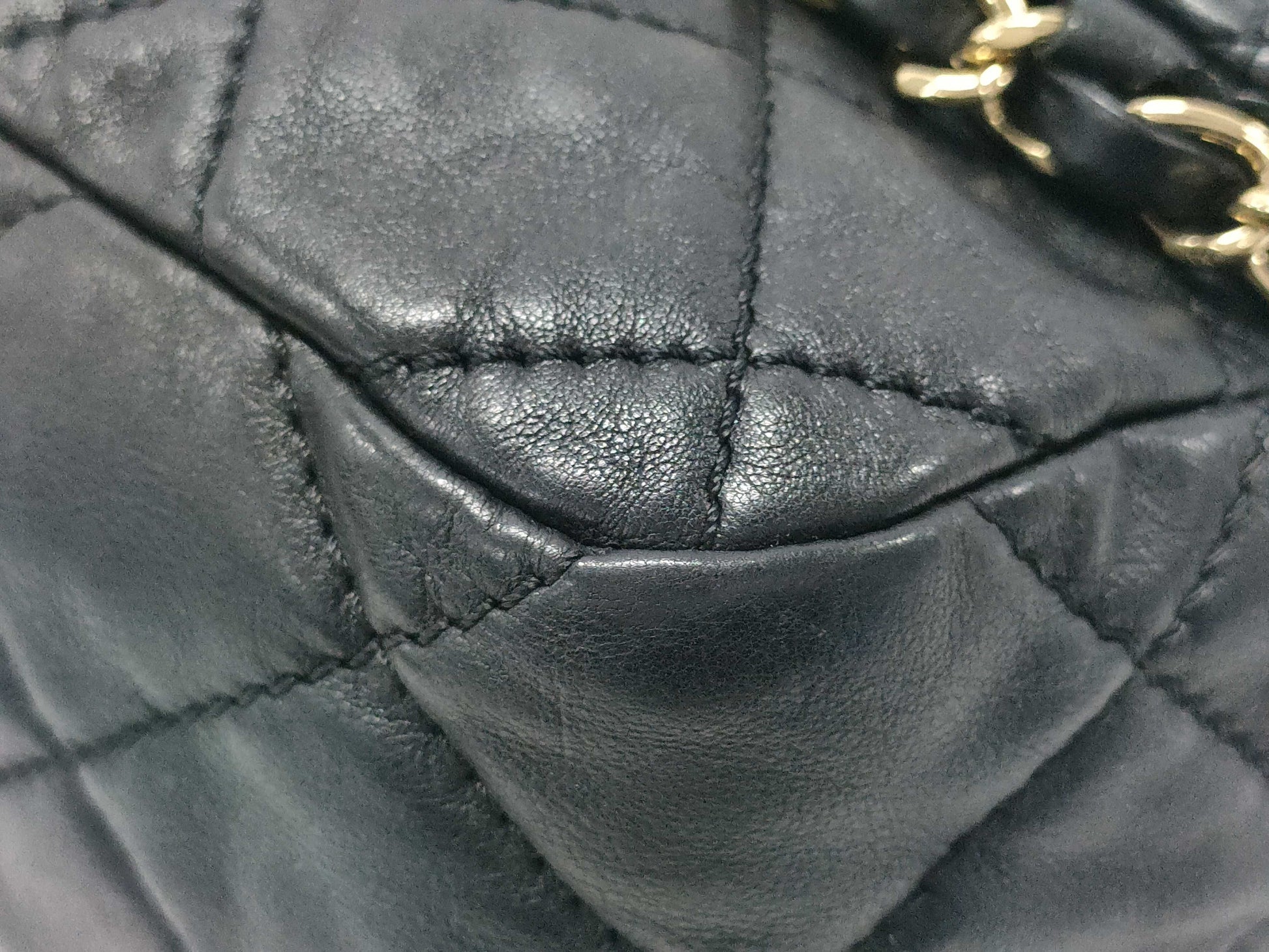 CHANEL Matelasse Churn Shoulder Bag