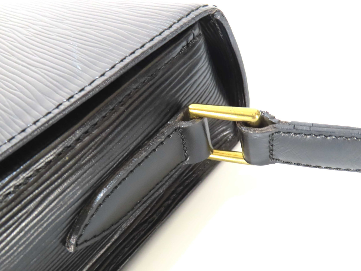 LOUIS VUITTON Epi LOUIS VUITTON Saint-Cloud Epi/Noir Shoulder Bag