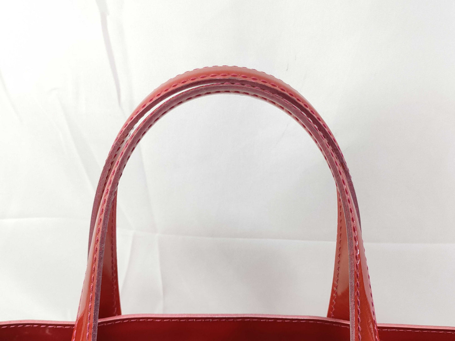 LOUIS VUITTON Verni LOUIS VUITTON Wilshire PM Verni/Rose Pop Handbag