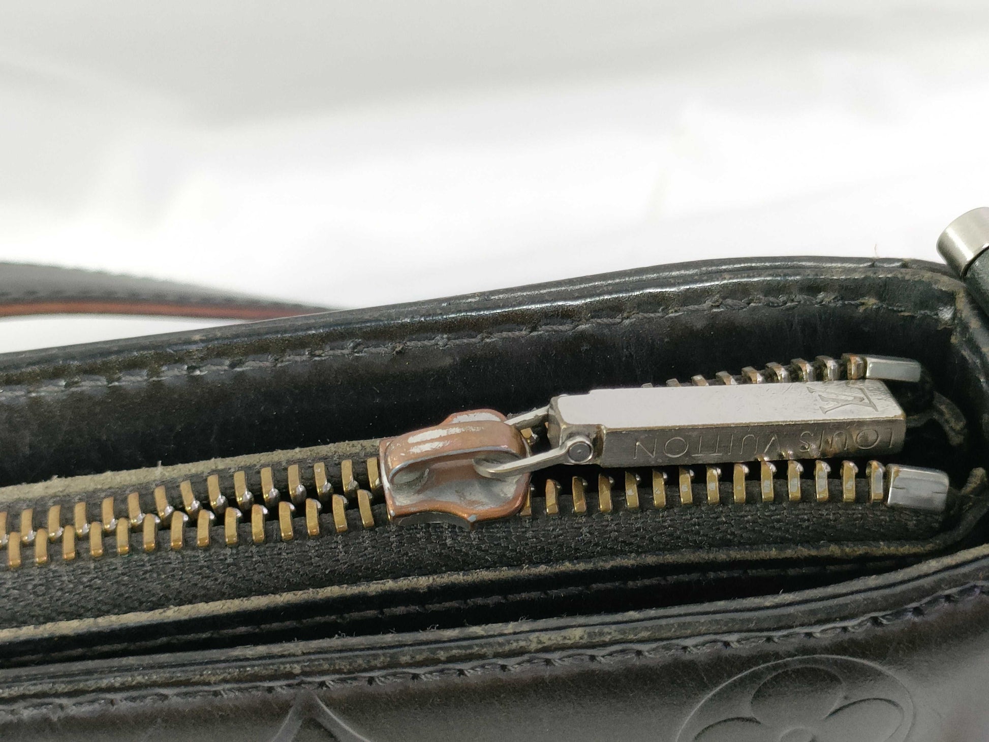 LOUIS VUITTON Monogram Matte LOUIS VUITTON Alston Matte/Noir Shoulder Bag