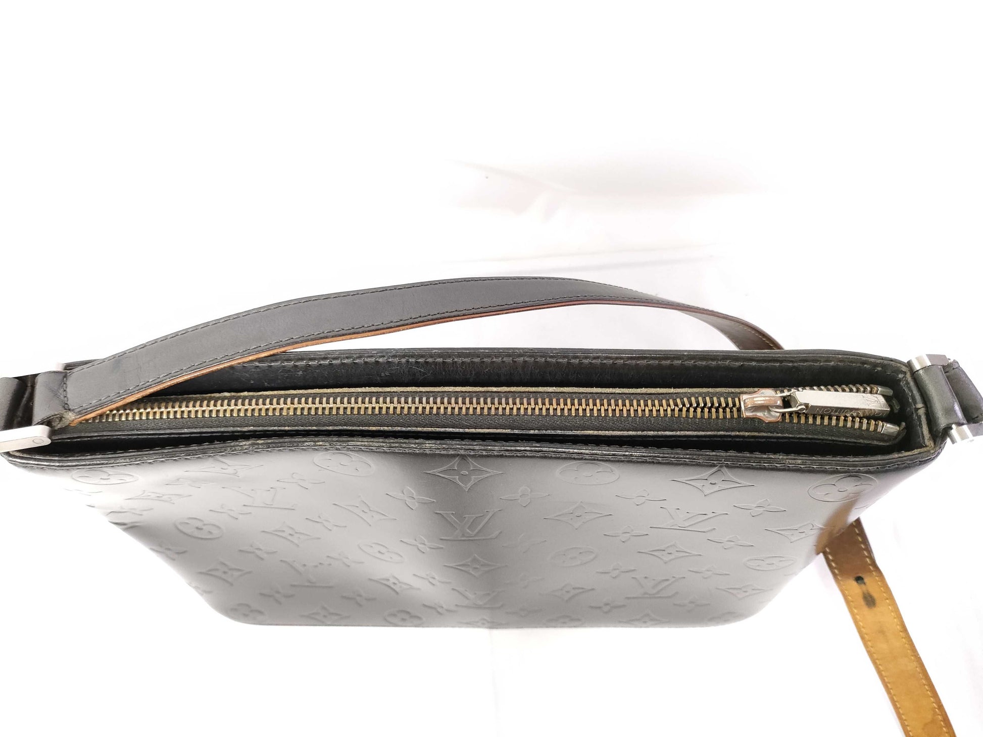 LOUIS VUITTON Monogram Matte LOUIS VUITTON Alston Matte/Noir Shoulder Bag