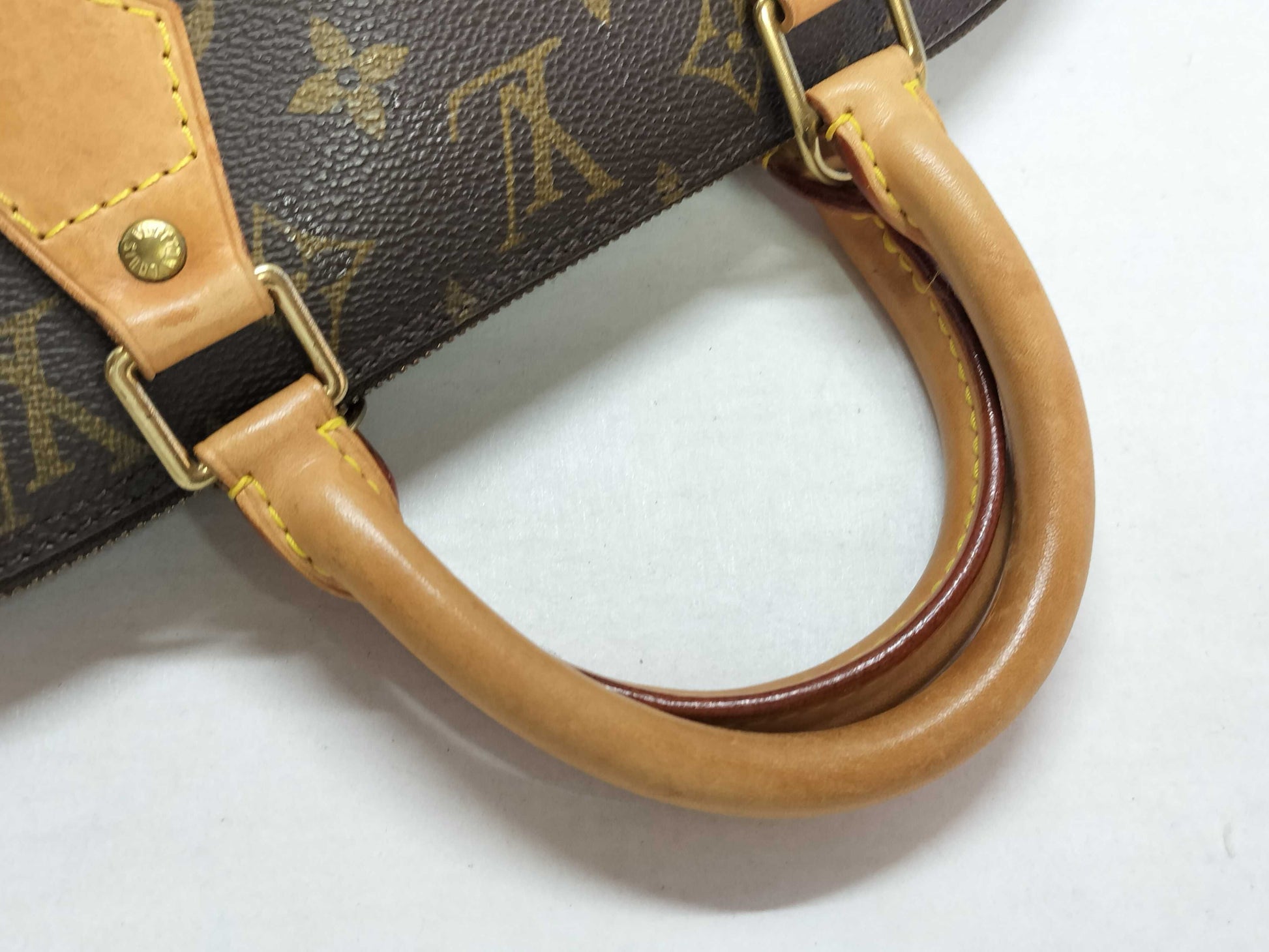 LOUIS VUITTON Monogram LOUIS VUITTON ALMA AR1909 Handbag with PM Strap