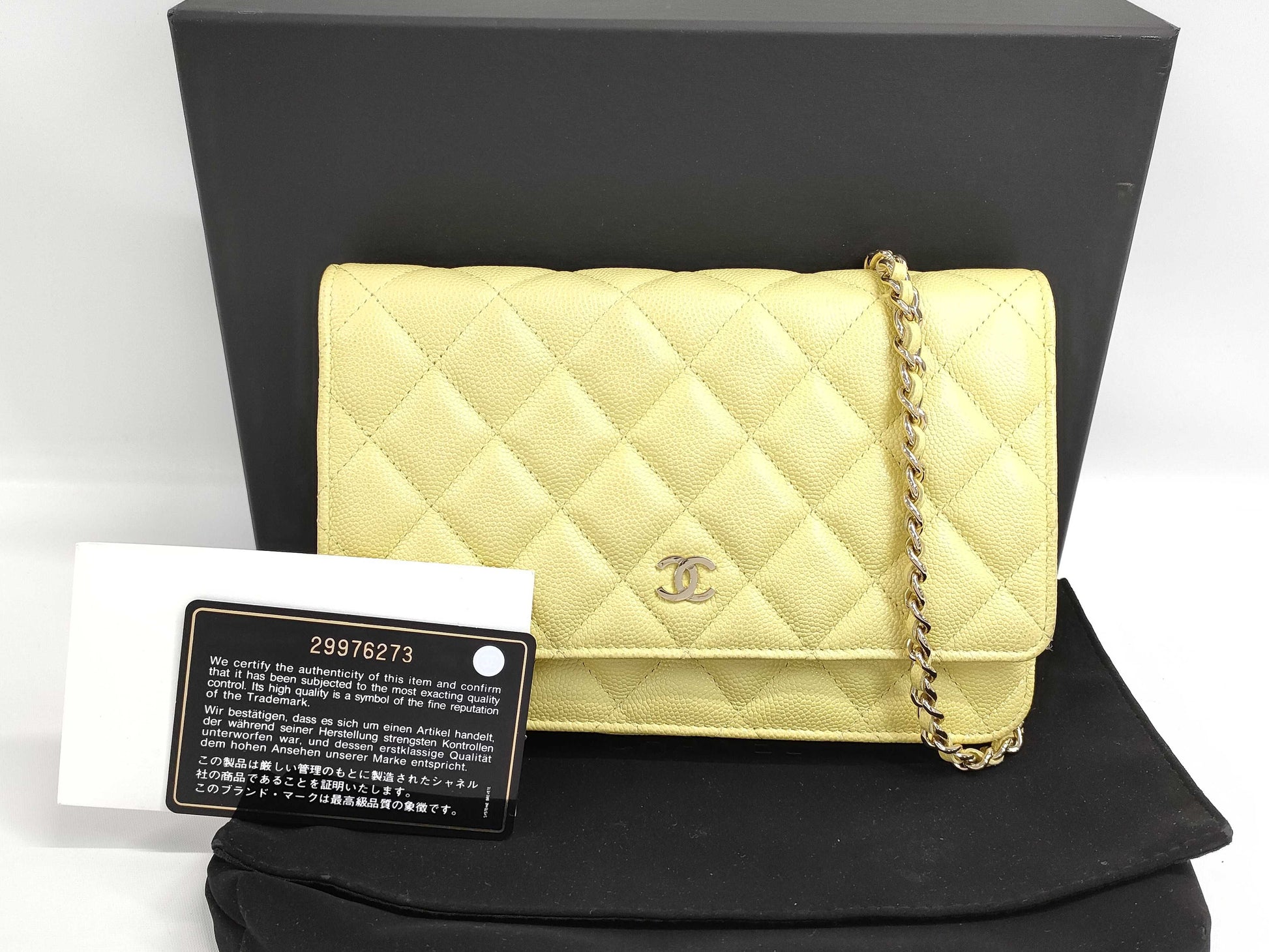CHANEL Chain Wallet Caviar 29976273 Shoulder Bag