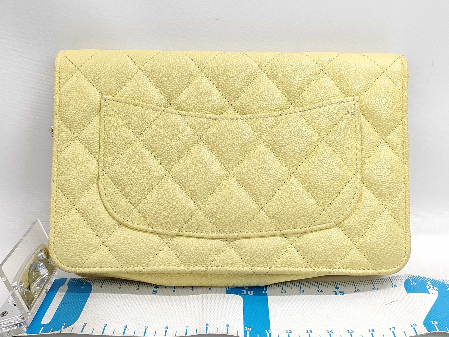 CHANEL Chain Wallet Caviar 29976273 Shoulder Bag
