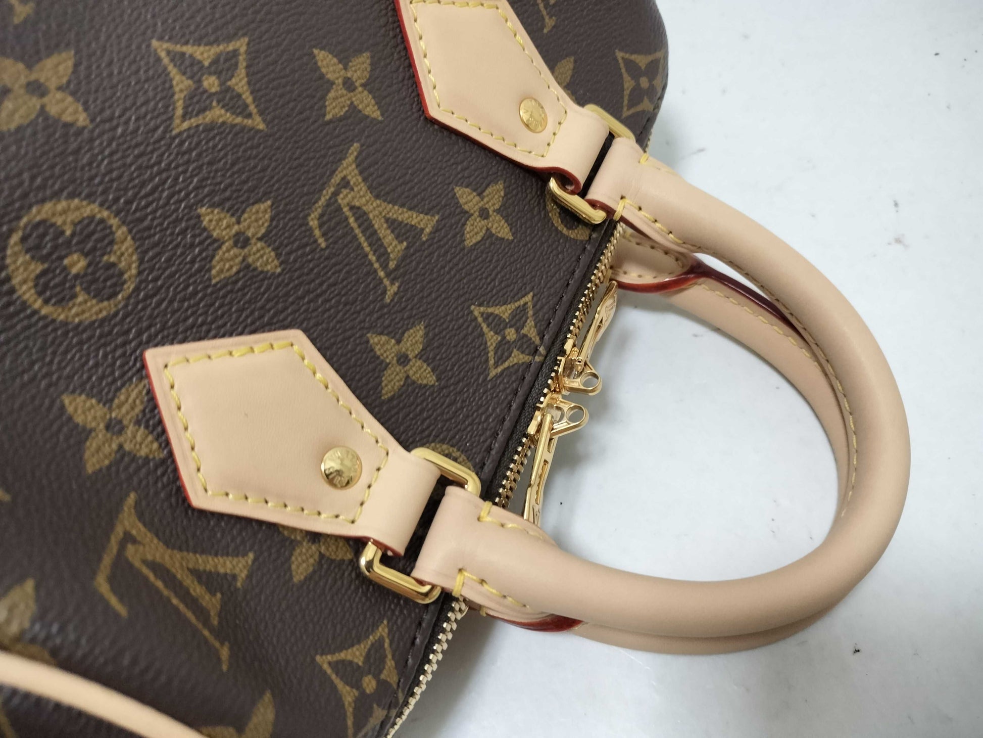 LOUIS VUITTON Monogram Louis Vuitton Speedy Bandouliere 20 M46222 Handbag