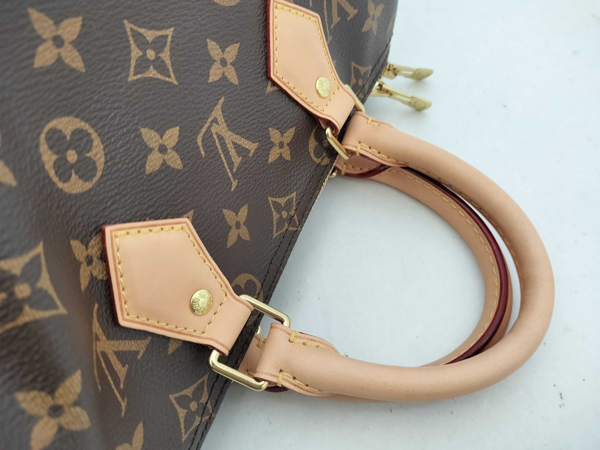 LOUIS VUITTON Monogram Louis Vuitton Speedy Bandouliere 25 Handbag