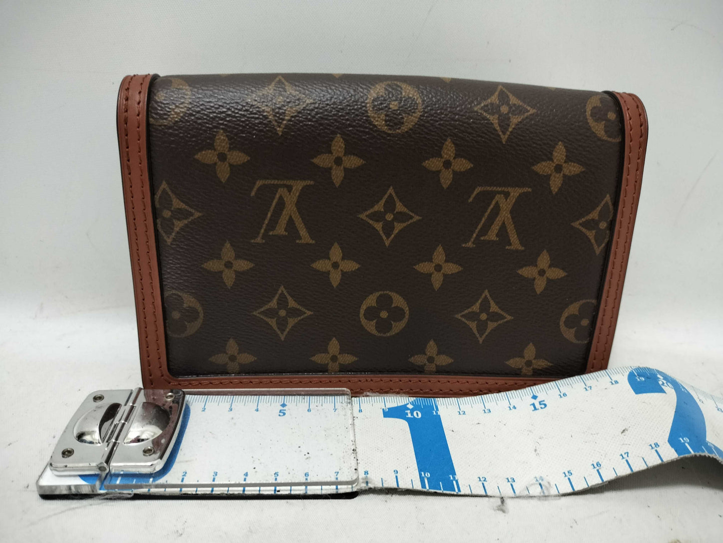 LOUIS VUITTON Portefeuille Dauphine M68746 Shoulder Bag