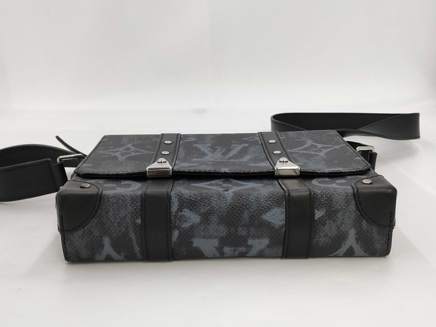 LOUIS VUITTON Louis Vuitton Soft Trunk Phone Box Shoulder Bag