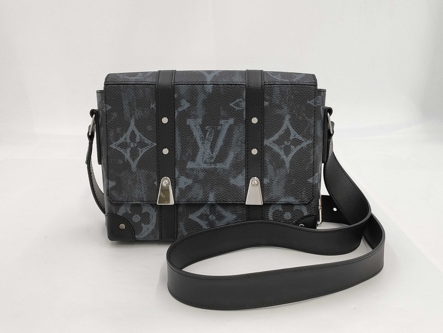 LOUIS VUITTON Louis Vuitton Soft Trunk Phone Box Shoulder Bag
