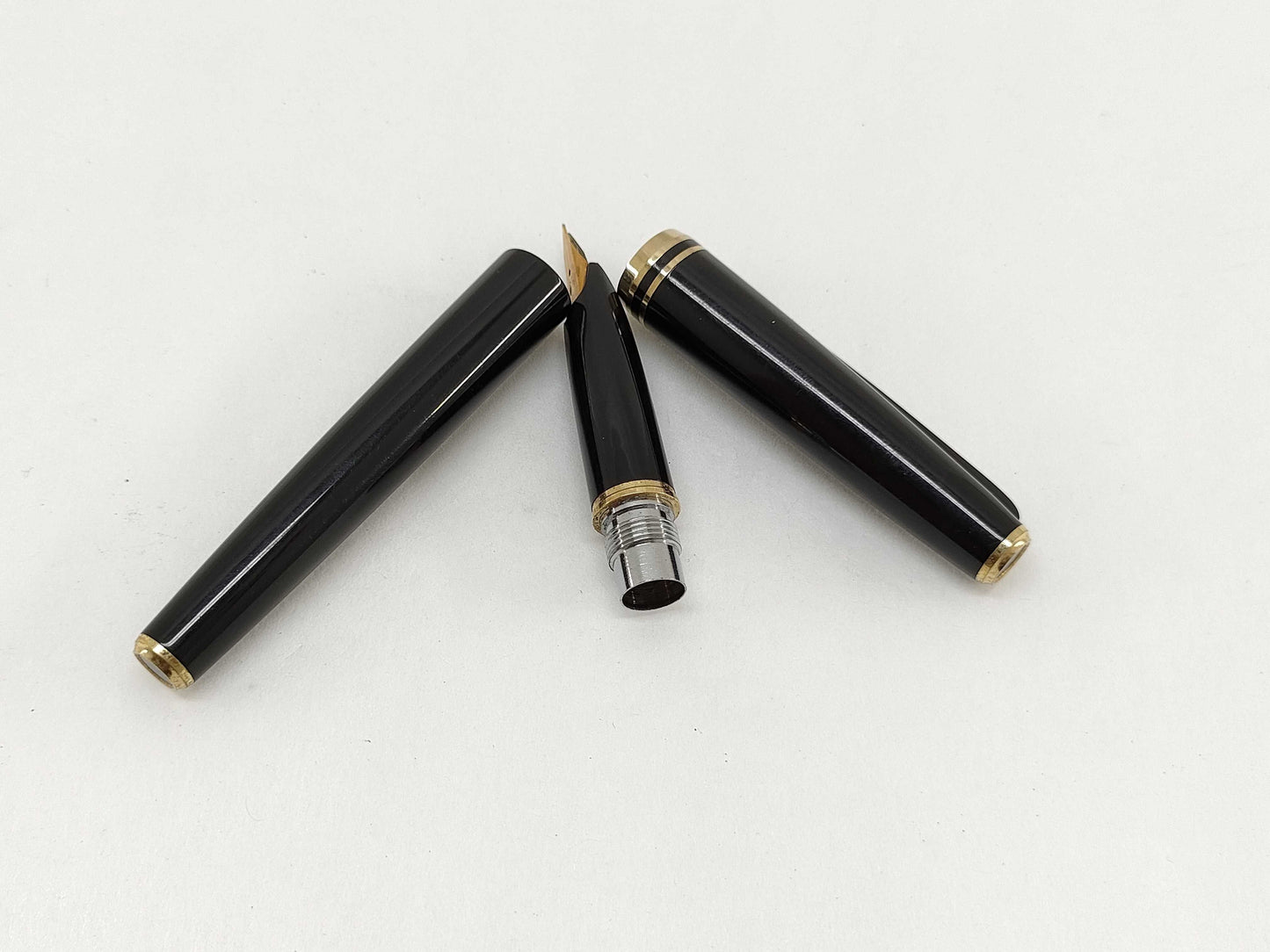Montblanc Fountain Pen 18K Pen