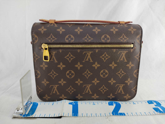 LOUIS VUITTON Monogram Louis Vuitton Message Shoulder Bag Shoulder Bag