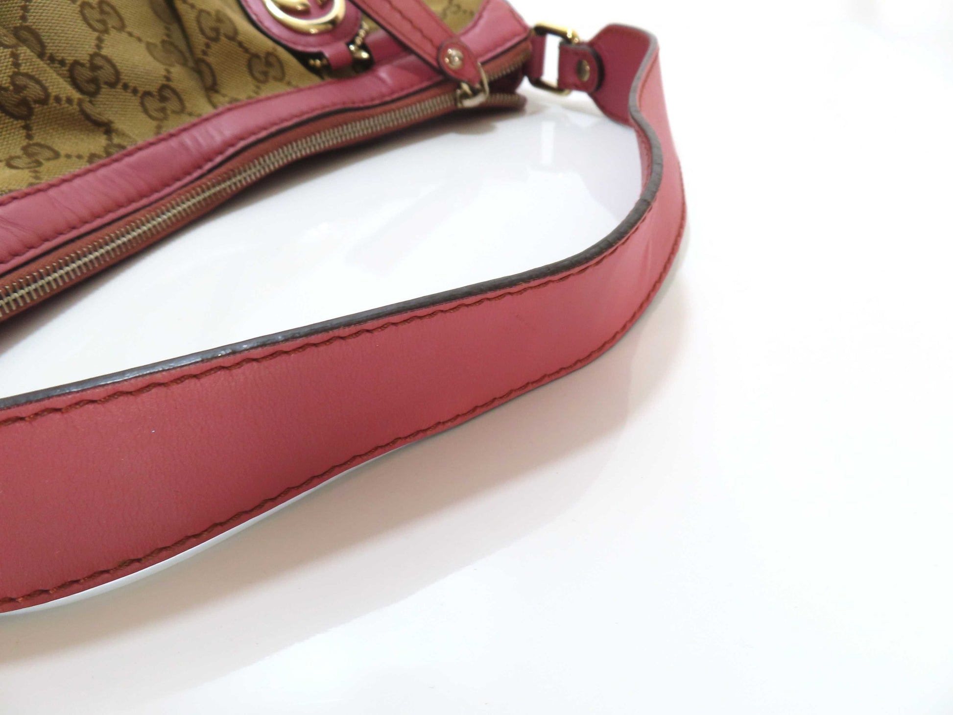 GUCCI GG Canvas GUCCI Soukie GG Canvas Handbag Handbag