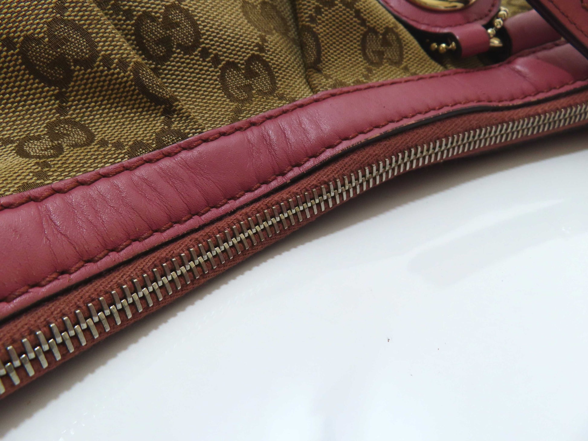 GUCCI GG Canvas GUCCI Soukie GG Canvas Handbag Handbag