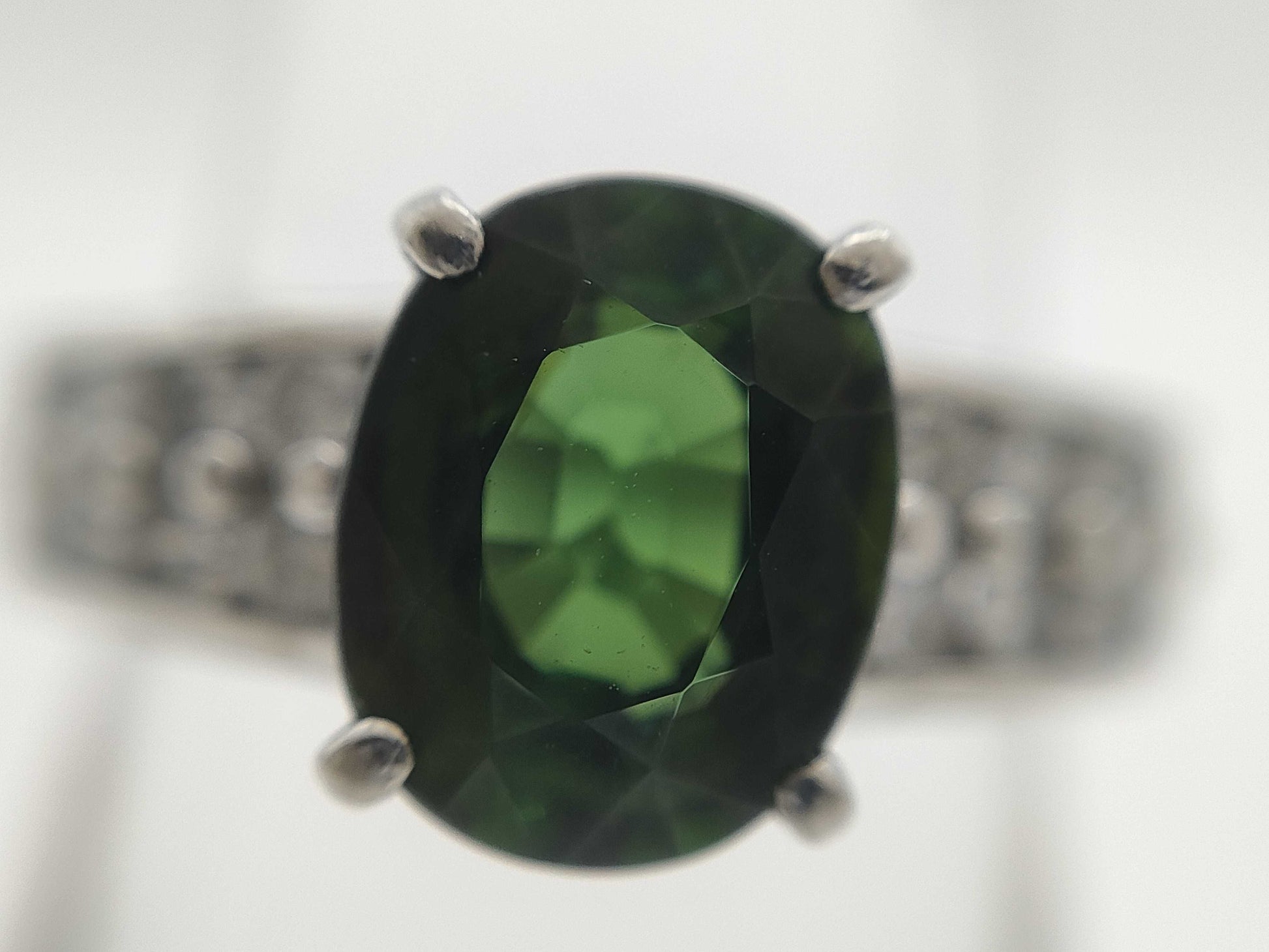 Colored Stone 2.44ct D0.48ct PT900 8.2G Ring