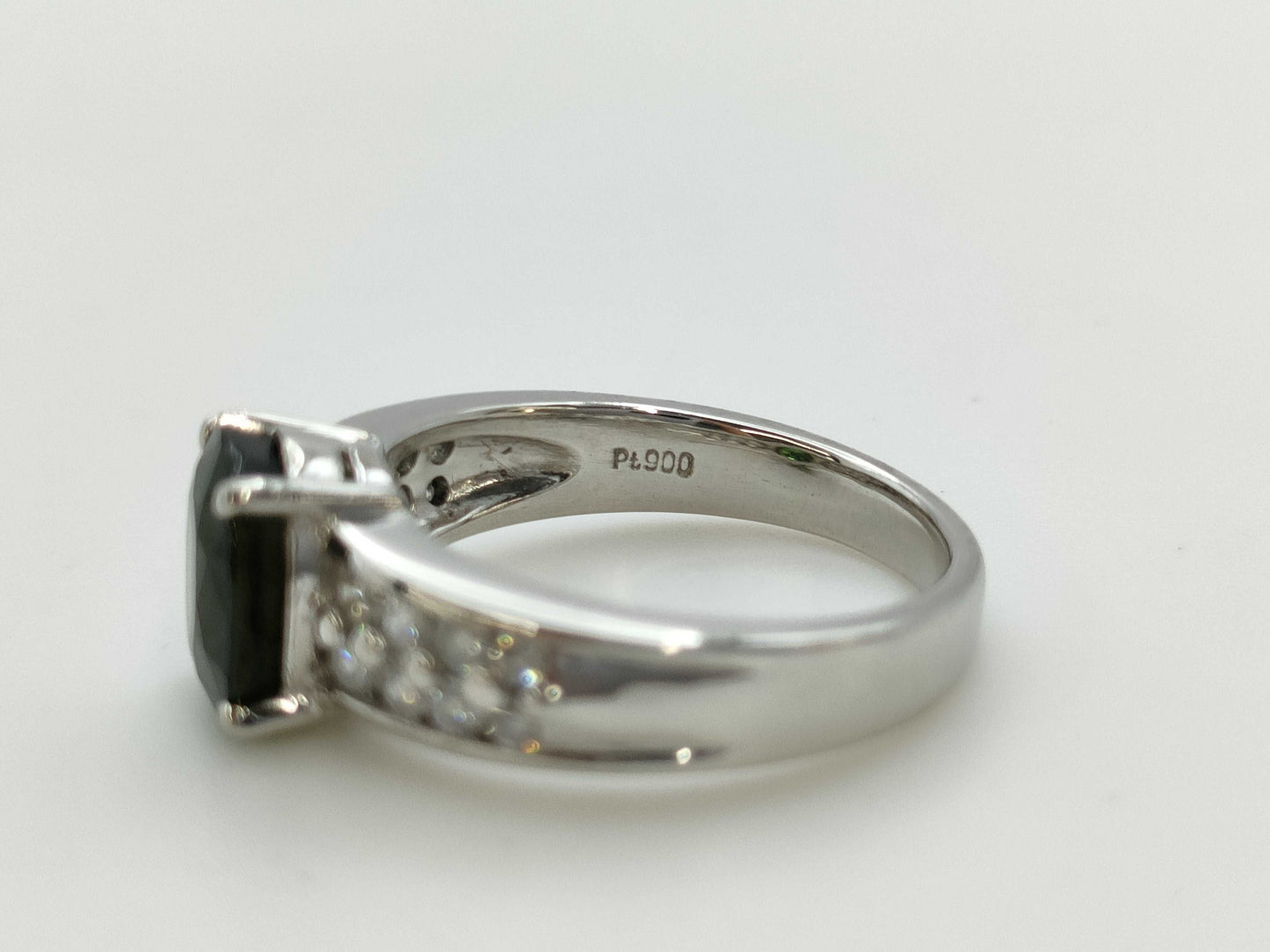 Colored Stone 2.44ct D0.48ct PT900 8.2G Ring