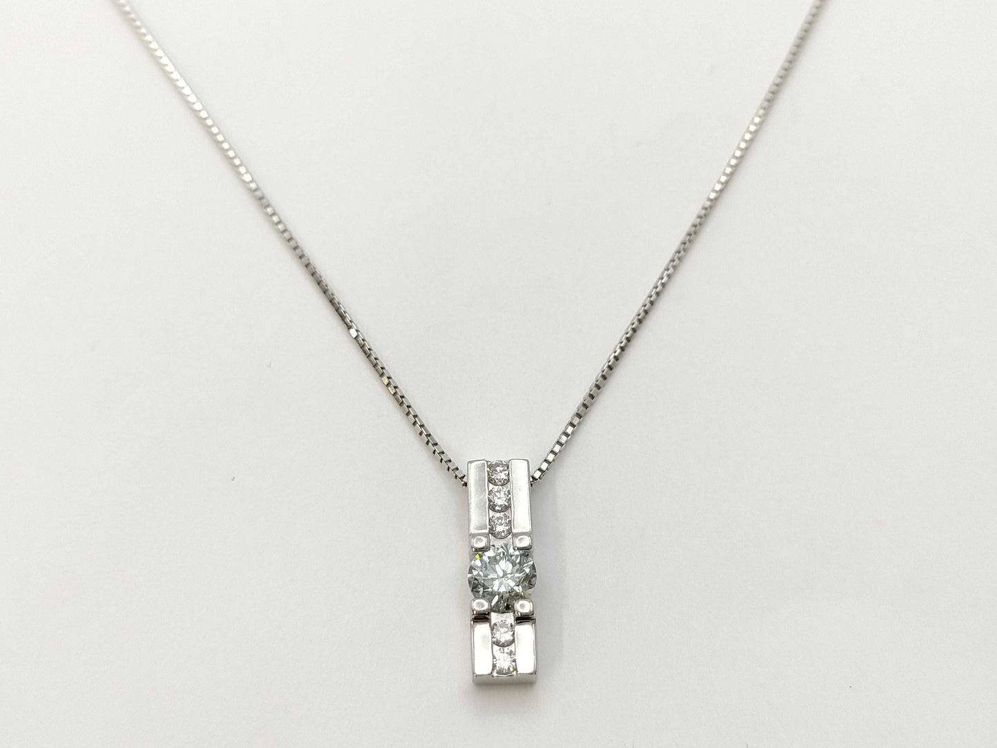 D0.358/0.10ct Pt900/850 4.4g Necklace