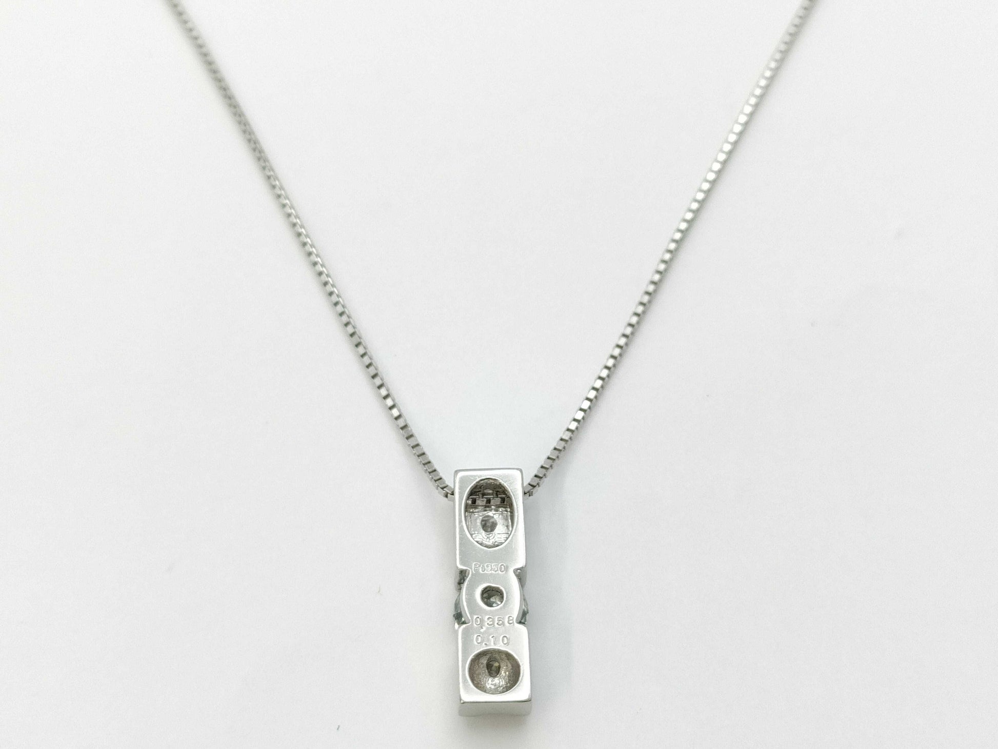 D0.358/0.10ct Pt900/850 4.4g Necklace