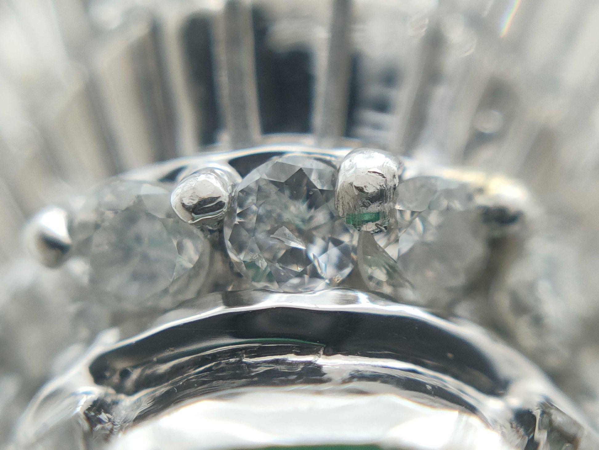Emerald Diamond PT900 9.7g Ring
