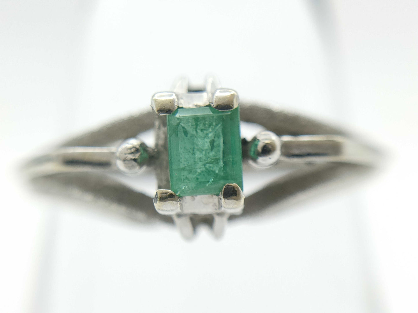 Emerald K14WG 2.3g Ring