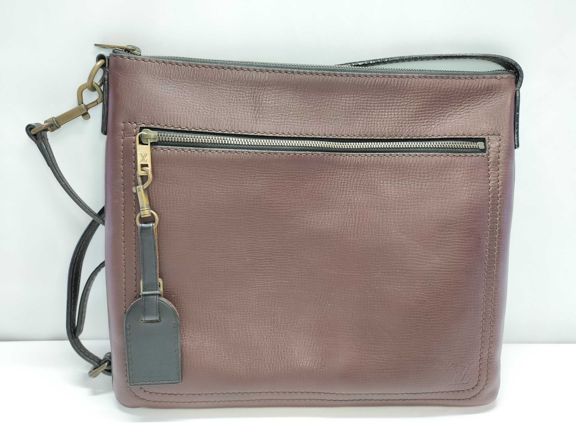 LOUIS VUITTON Utah Louis Vuitton Utah Sack Plastic Leather Shoulder Bag Serial Shoulder Bag
