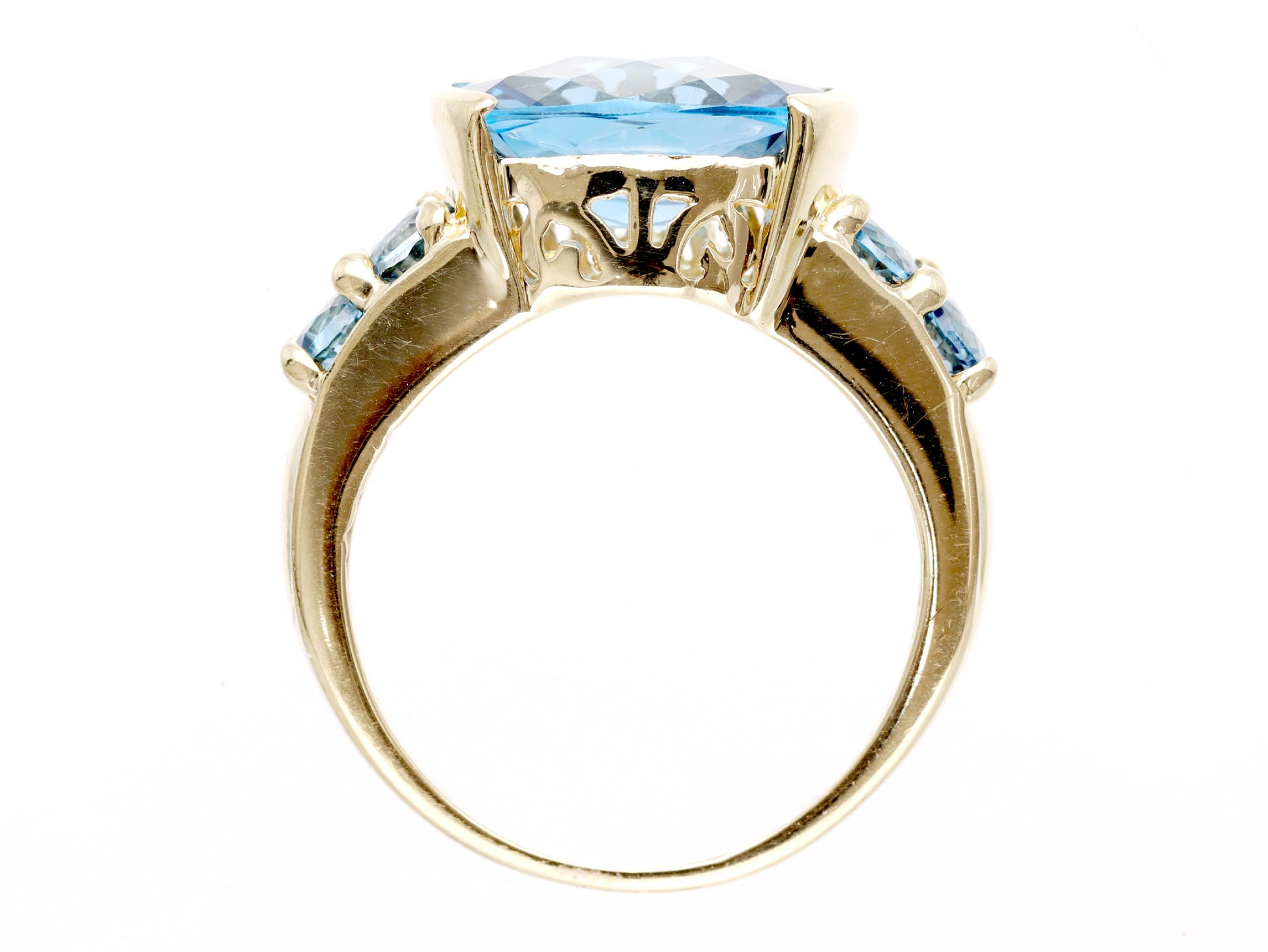 Blue Topaz K10 3.0g Ring
