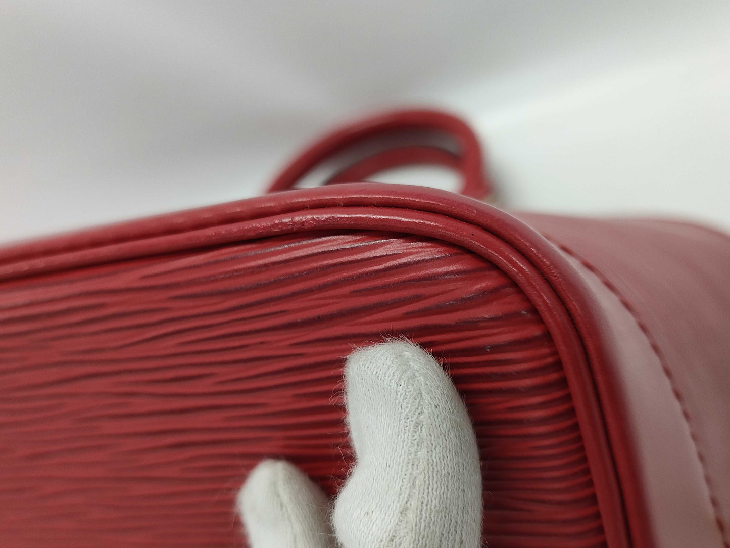 LOUIS VUITTON Epi Alma Handbag