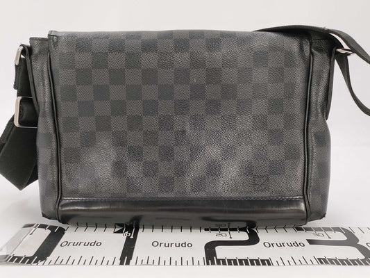 LOUIS VUITTON Louis Vuitton Damier Grafitte Messenger PM Shoulder Bag