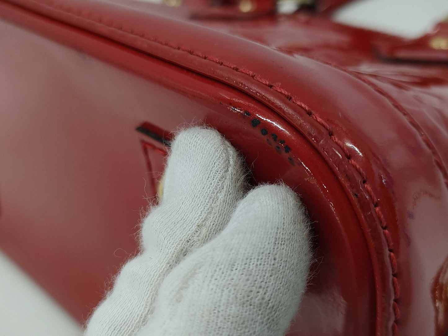 LOUIS VUITTON Vernis Alma BB Handbag
