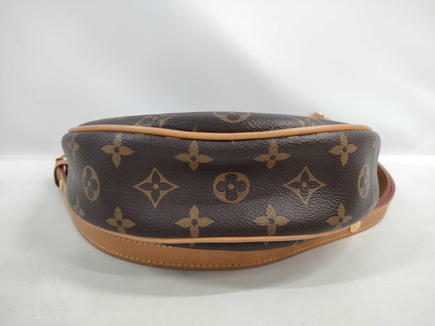 LOUIS VUITTON Monogram Loop M81098 Shoulder Bag