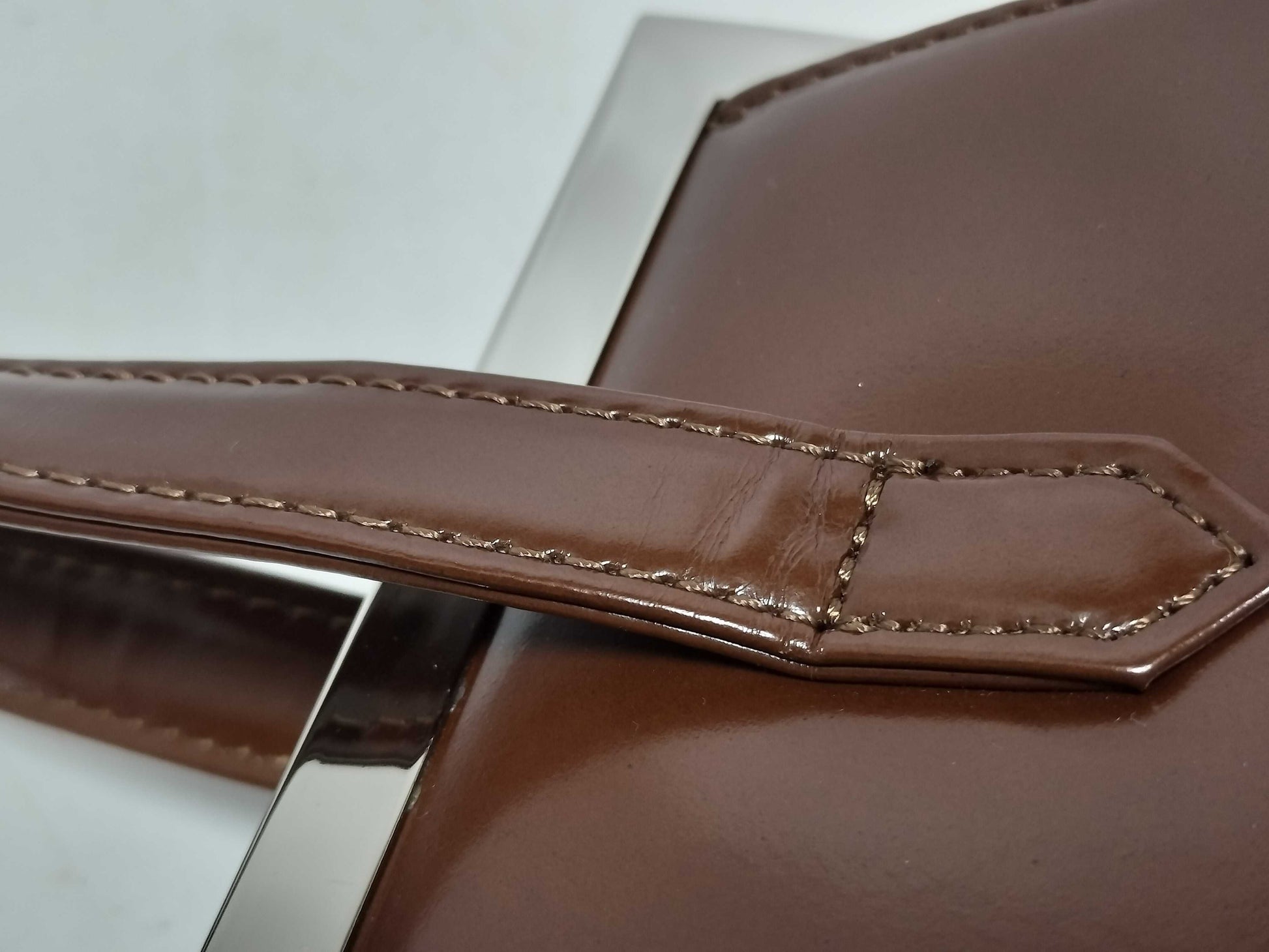 Yves Saint Laurent Leather Clasp Handbag