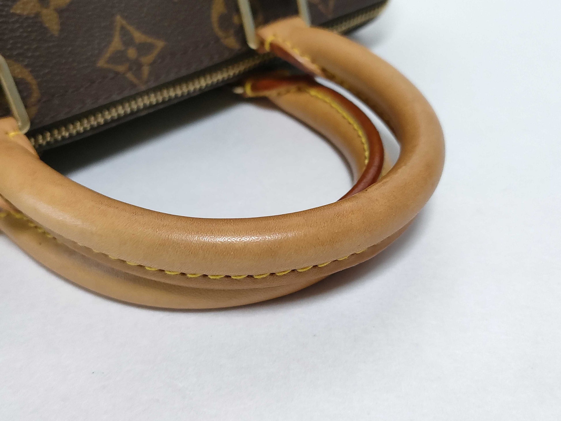 LOUIS VUITTON Monogram Vuitton Speedy 25 Handbag