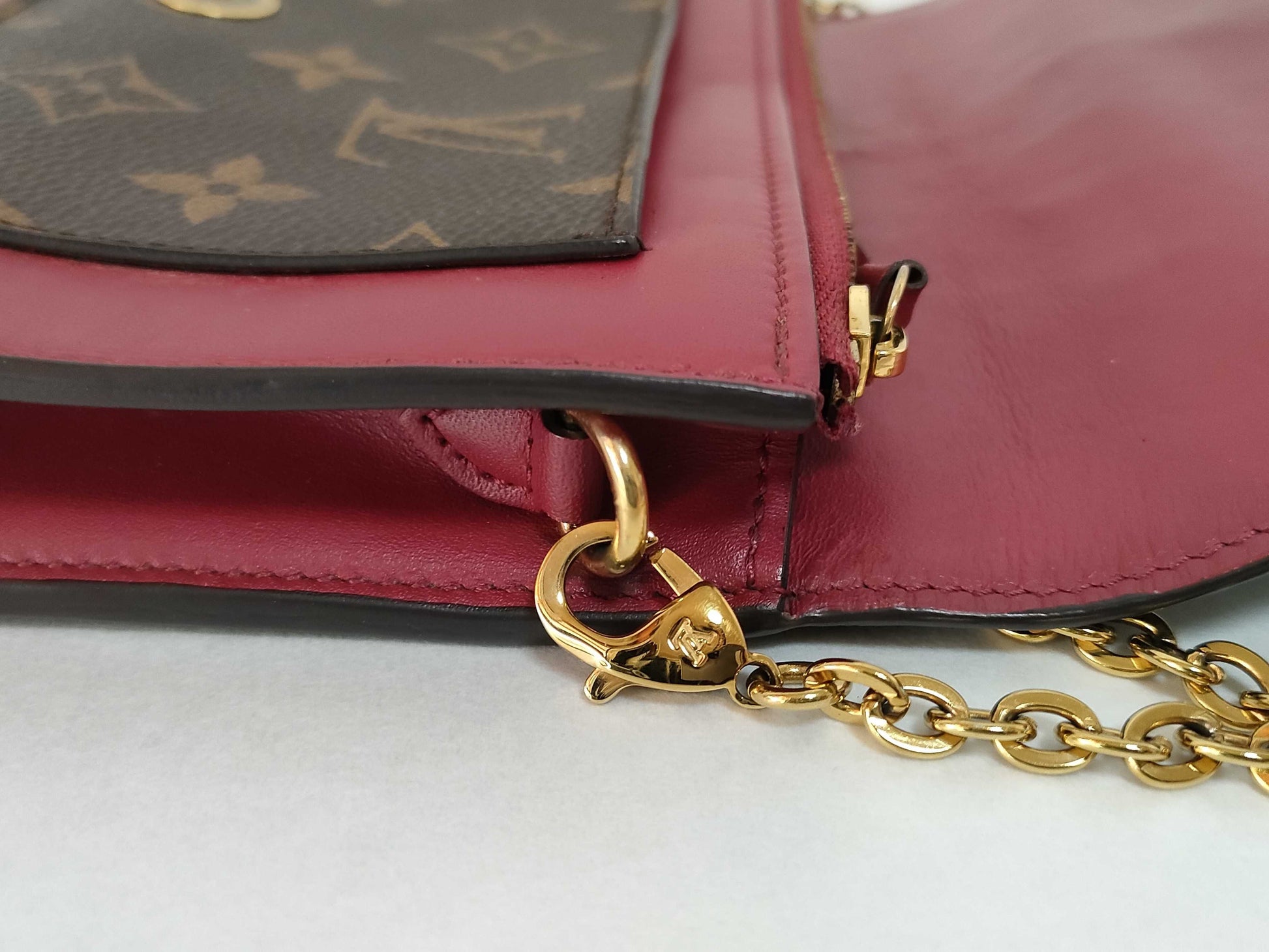 LOUIS VUITTON Monogram Portefeuille Flore Chain Fuchsia Chain Wallet M67404 Shoulder Bag