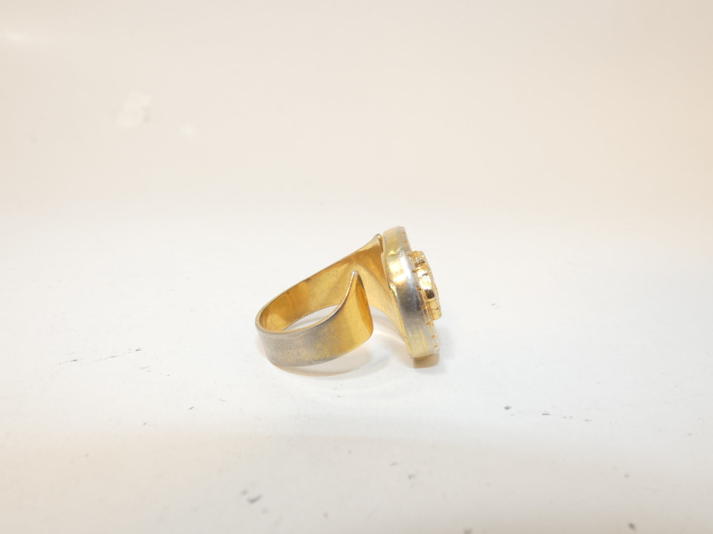 VERSACE Medusa Circle Shell Ring