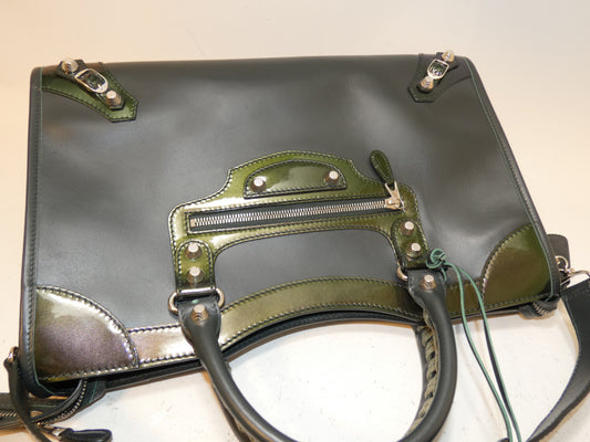 BALENCIAGA 2-way Neo Classic City handbag in green with mirror and shoulder strap