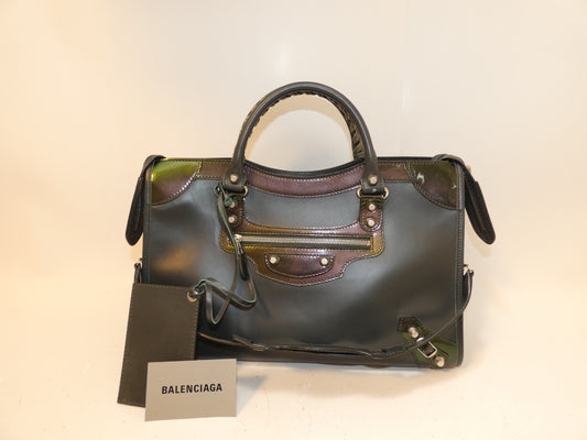 BALENCIAGA 2-way Neo Classic City handbag in green with mirror and shoulder strap