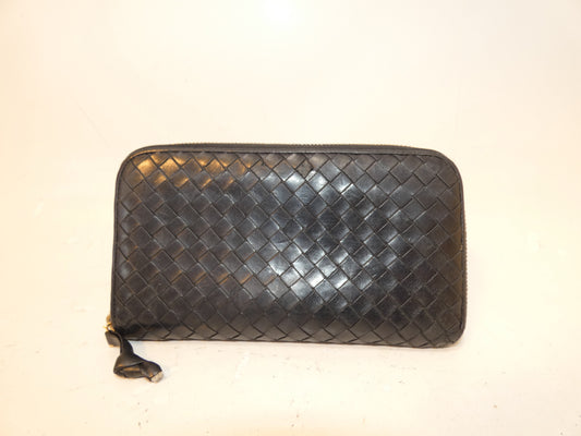 BOTTEGA VENETA Intrecciato Black Leather Round Zip Long Wallet