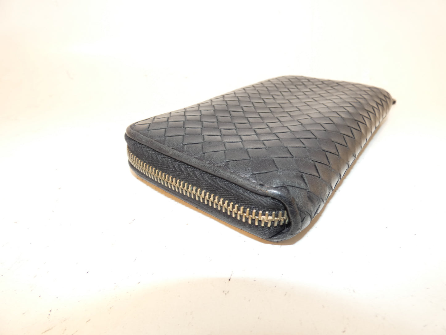 BOTTEGA VENETA Intrecciato Black Leather Round Zip Long Wallet