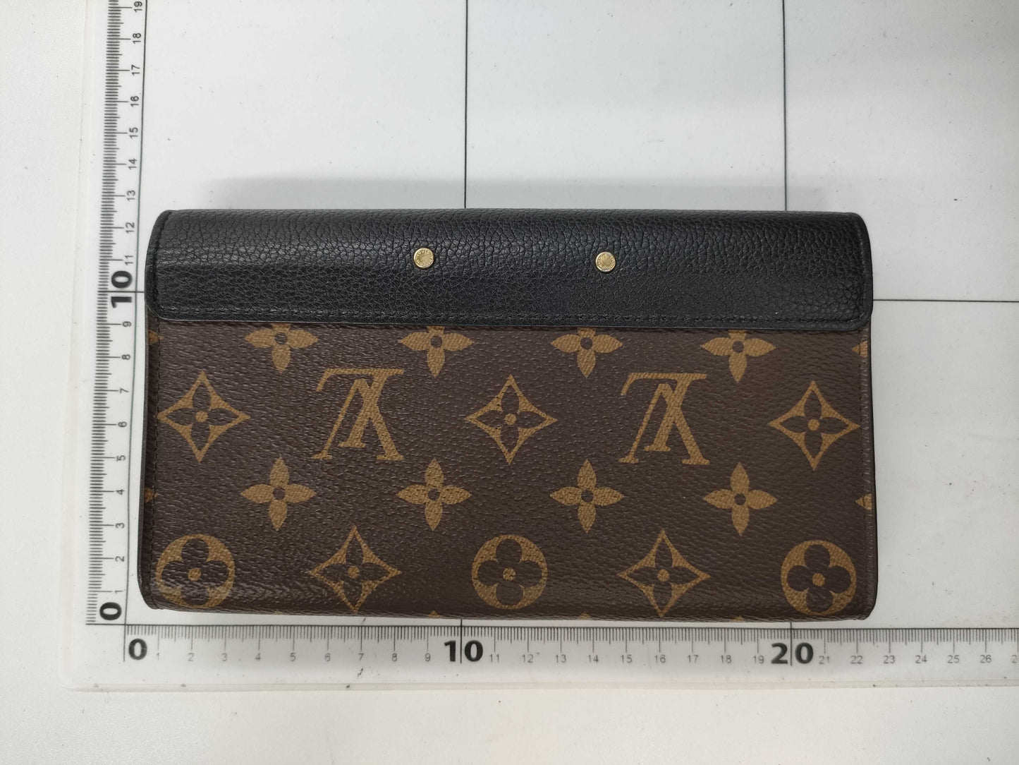 LOUIS VUITTON Monogram Portefeuille Pallas Noir Wallet