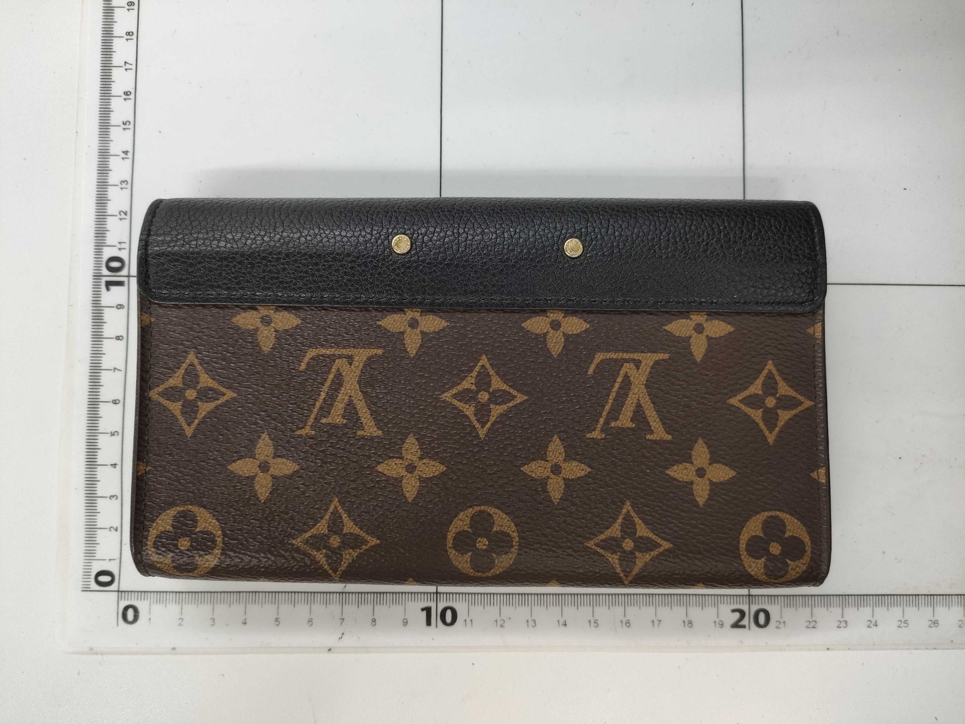LOUIS VUITTON Monogram Portefeuille Pallas Noir Wallet