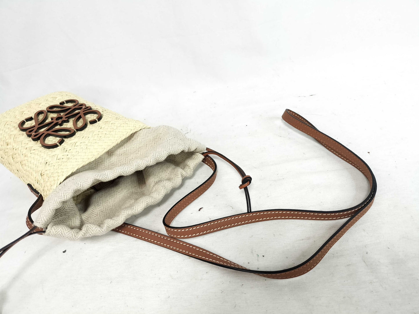 LOEWE A-Rank ≪LOEWE/Shoulder Bag≫ C630G35X05 Square Pocket Iraka Palm & Calfskin Natural Tan Shoulder Bag