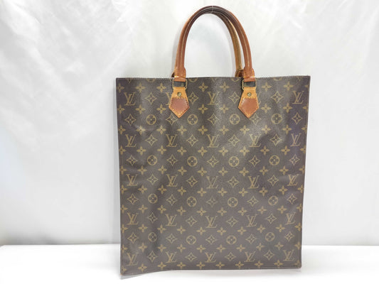 LOUIS VUITTON Monogram LV Sack Pla Tote Bag