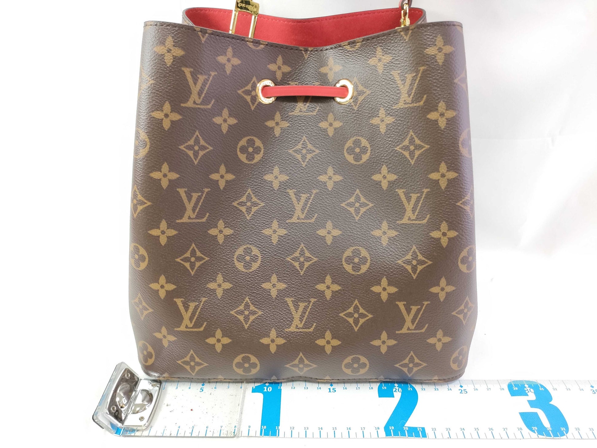 LOUIS VUITTON Monogram NeoNoe Shoulder Bag