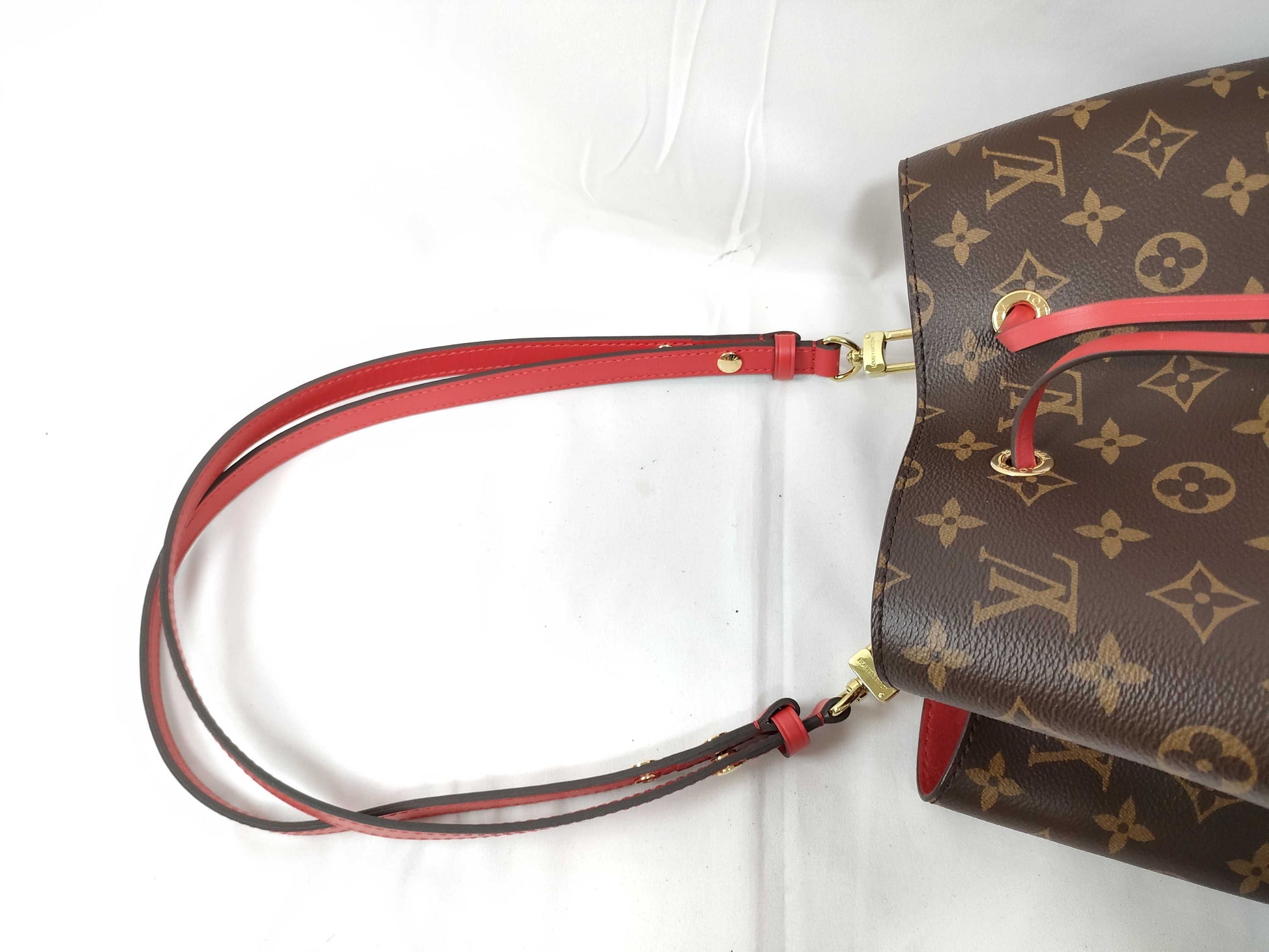 LOUIS VUITTON Monogram NeoNoe Shoulder Bag