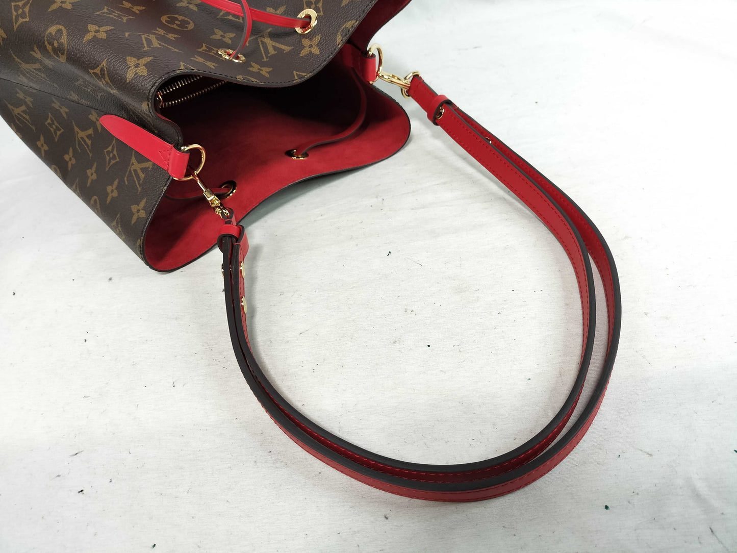 LOUIS VUITTON Monogram NeoNoe Shoulder Bag