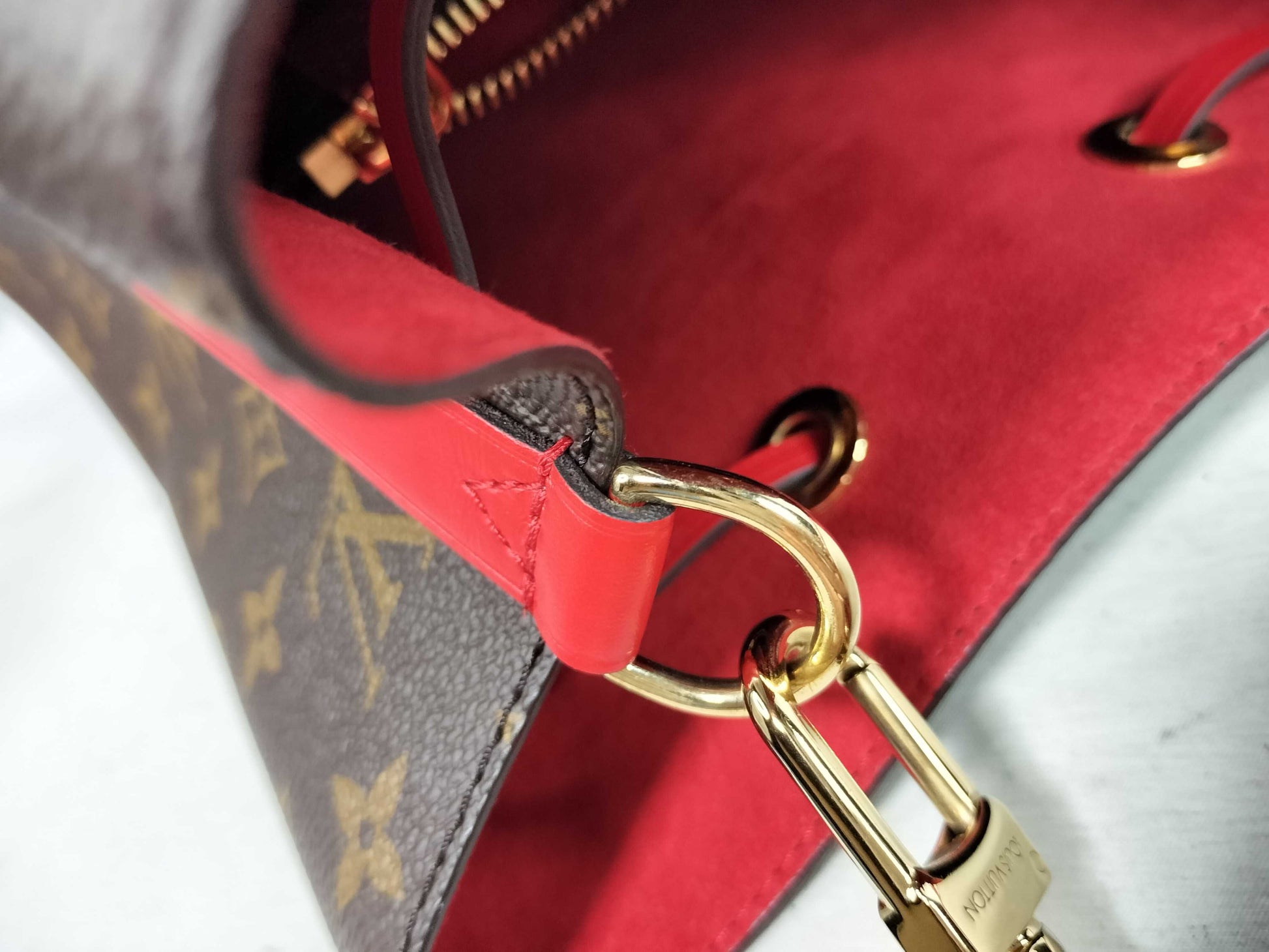 LOUIS VUITTON Monogram NeoNoe Shoulder Bag