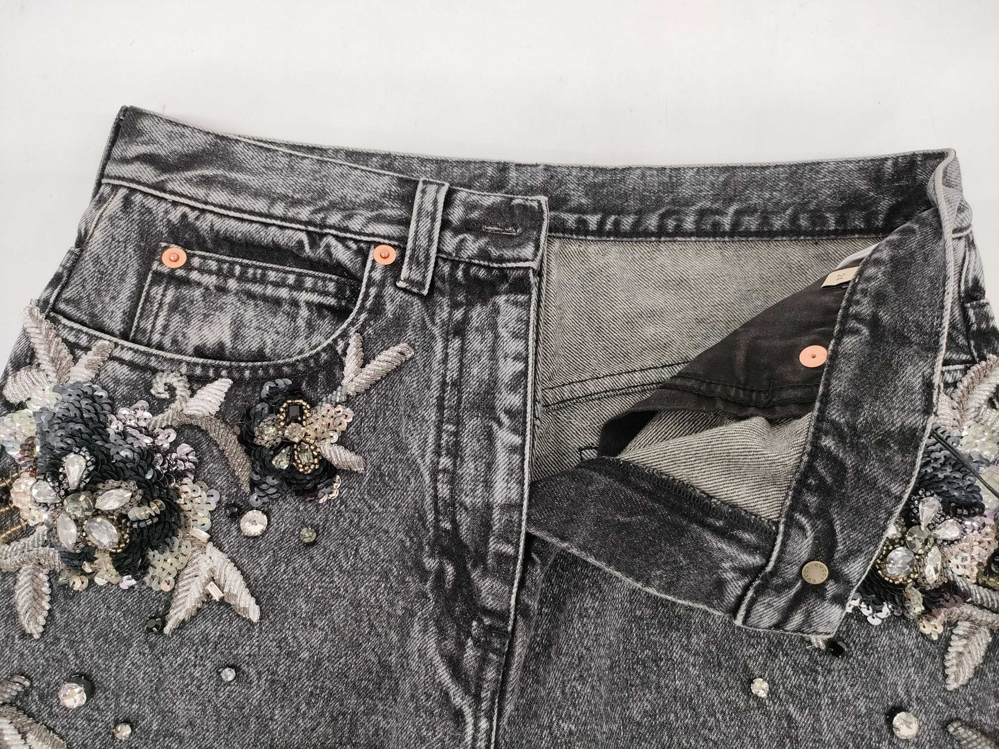 GUCCI Embroidered Denim Pants, Regular Price: 1.6 million yen, 24-inch Pants