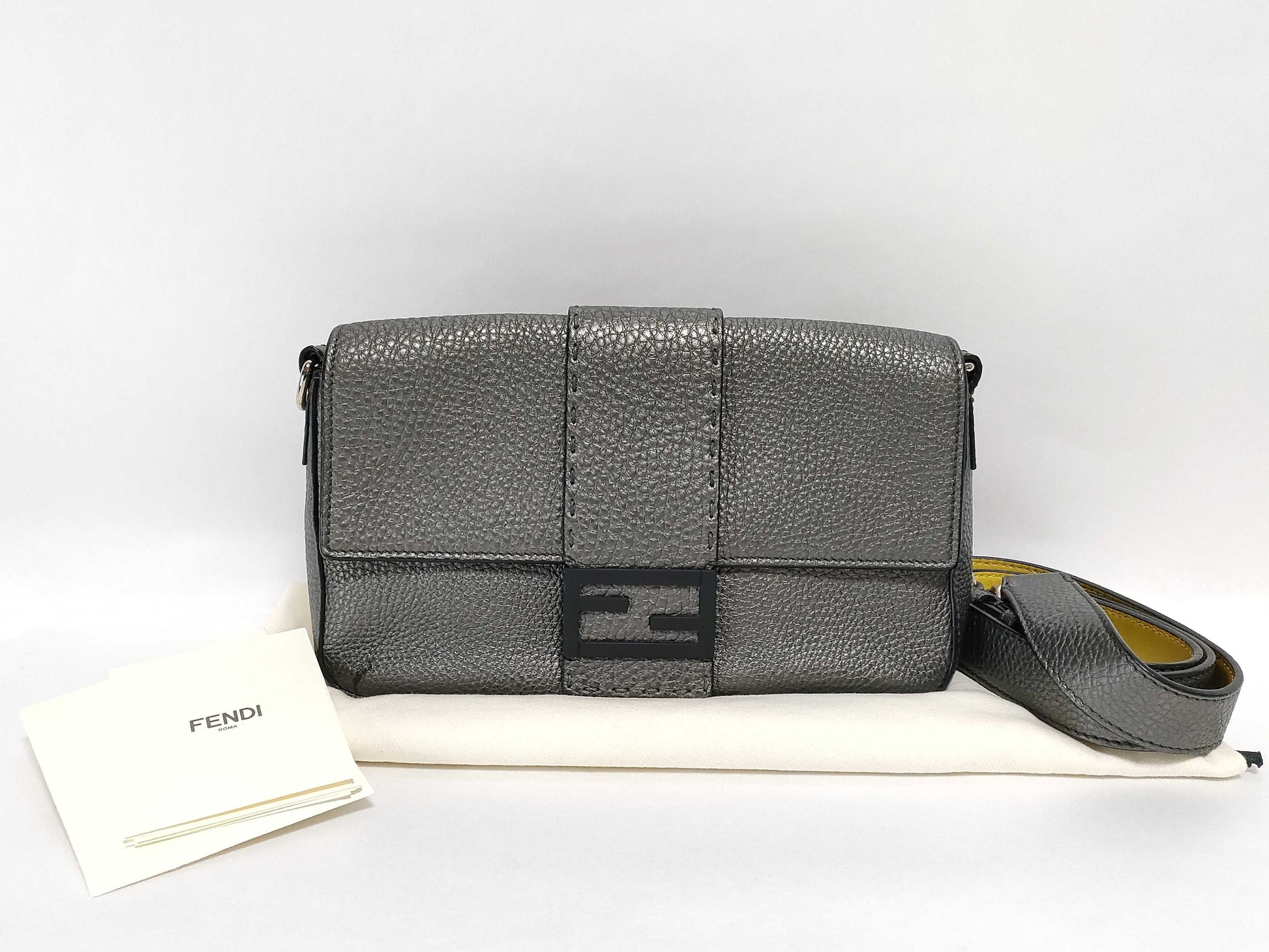 FENDI Mamma FENDI Waist Pouch Mamma Bucket/Selleria Waist Bag
